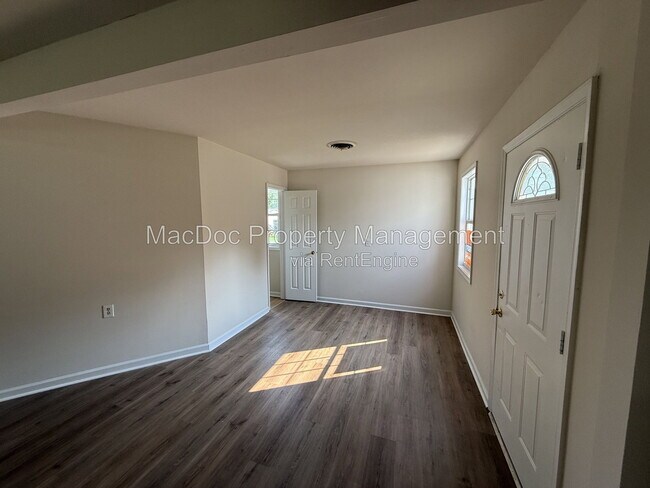 Building Photo - 209 Hamilton St
