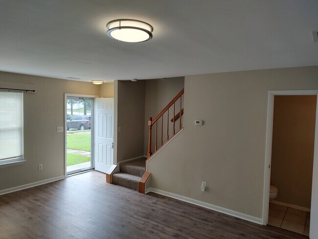 Building Photo - 43 Taos Cir
