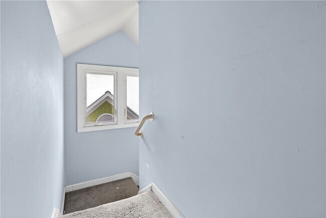 Building Photo - 303 Cornell St