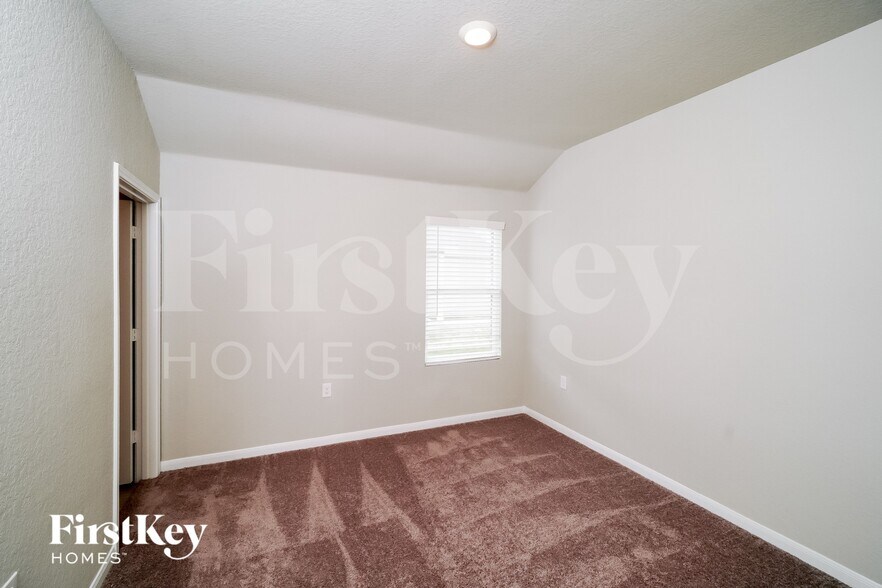 Building Photo - 6202 Marco Plains