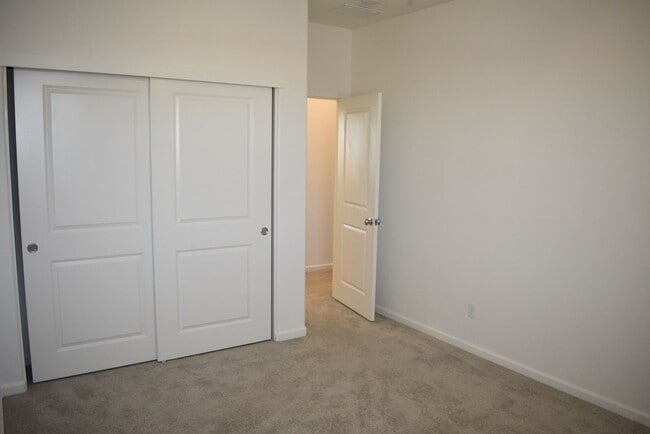 Building Photo - 1655 Lion St