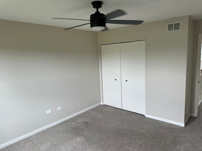Building Photo - 1665 S Candlestick Way