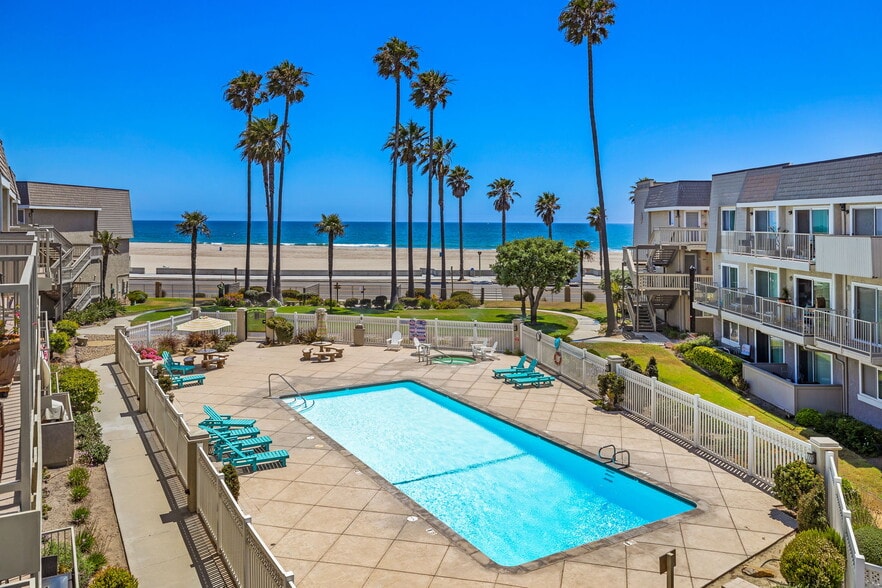 Building Photo - 218 E Surfside Dr