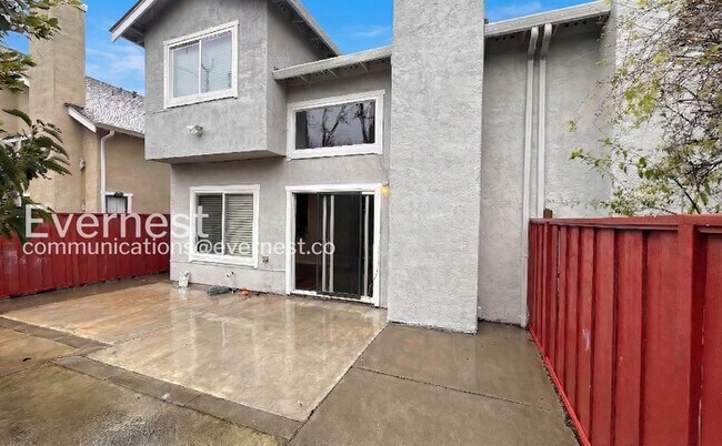 Building Photo - 4936 Creekwood Dr