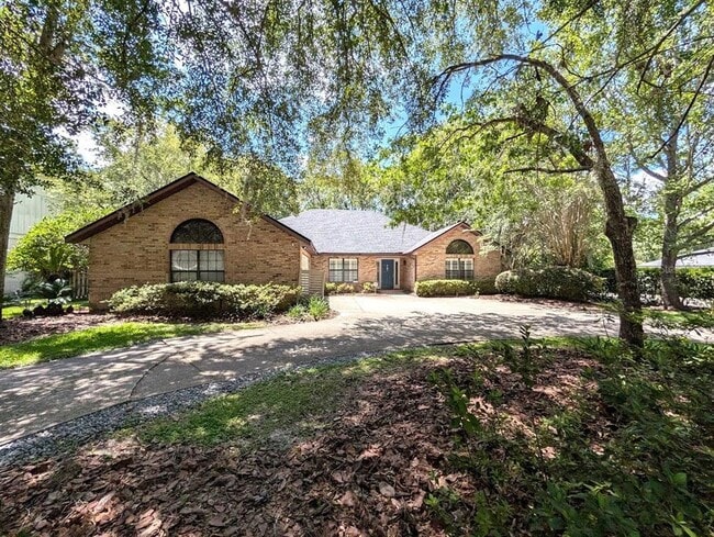 Building Photo - 6124 SW 35th Way