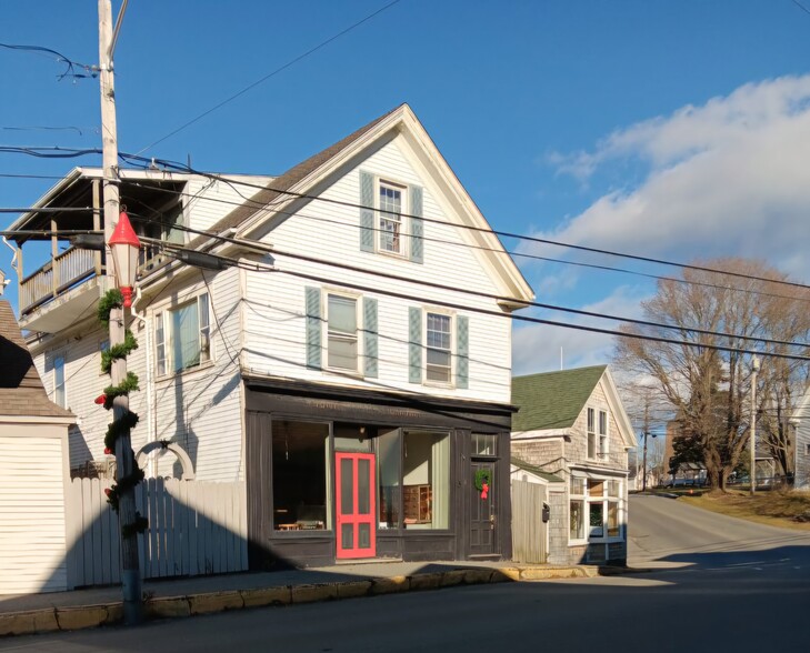 Building Photo - 64 Main St