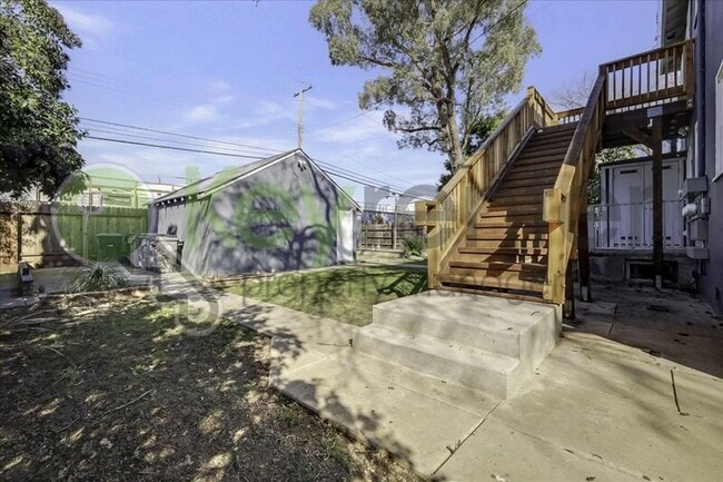 Building Photo - 1119 Lochbrae Rd