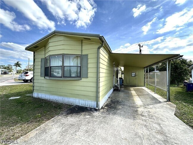 Building Photo - 280 Flame Ln