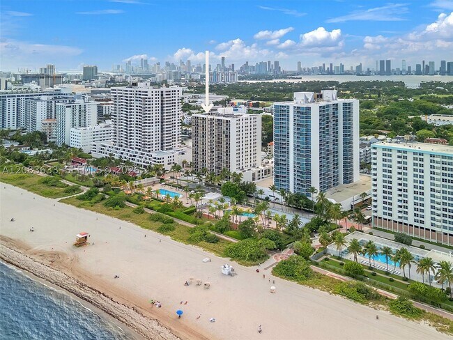 Building Photo - 2625 Collins Ave