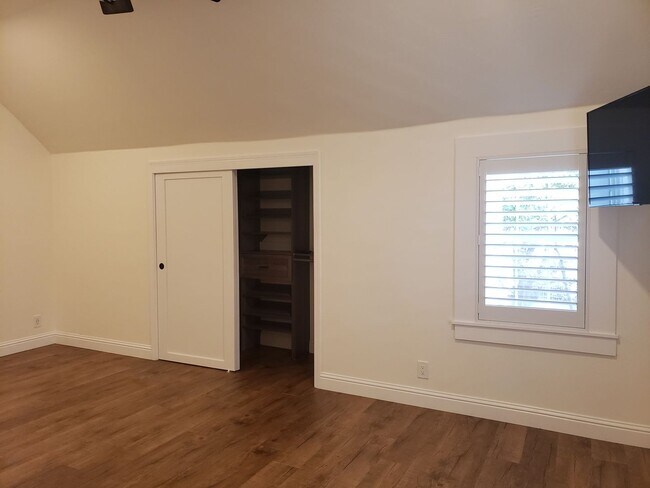 Building Photo - Historic Folsom 3 Bdrm, 2 Bath - Remodeled!