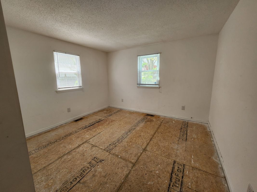 Building Photo - 106-108 North Dudley Avenue, 1st Floor