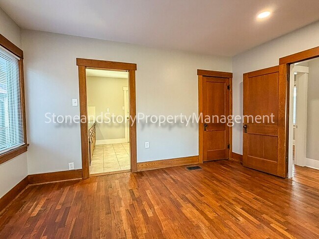 Building Photo - 2 bedroom 1 bath