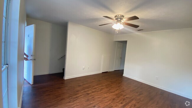 Building Photo - 1301 Louisville St