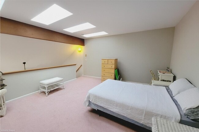 Building Photo - 52 Willow Springs