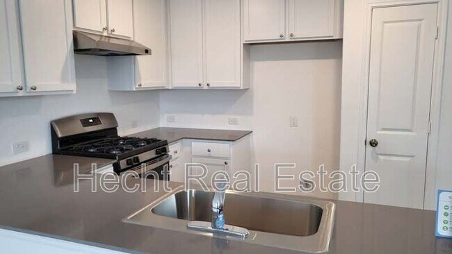 Building Photo - 5804 Antonio Pl