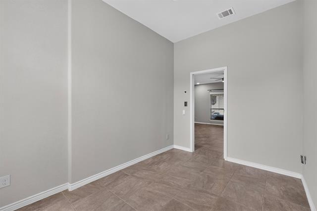 Building Photo - 997 Shady Lane Drive