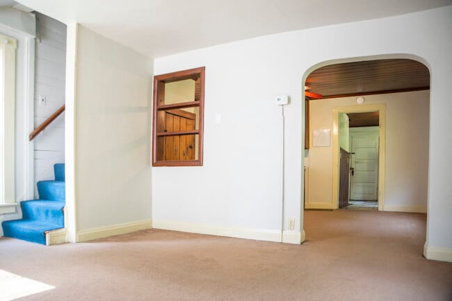 Building Photo - 19 Smith St