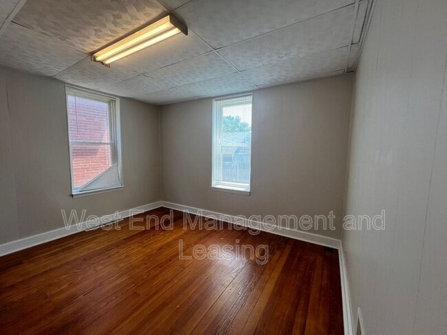 Building Photo - 4932 Schollmeyer Ave