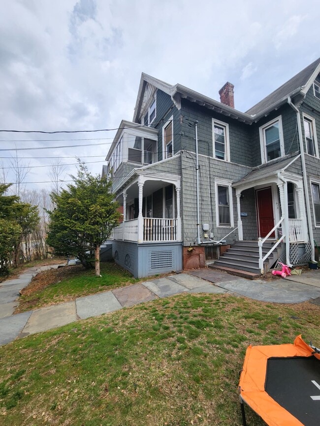 Building Photo - 515 Quinnipiac Ave