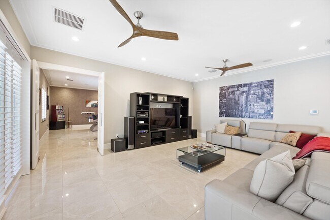 Building Photo - 15880 Barnstormer Ct