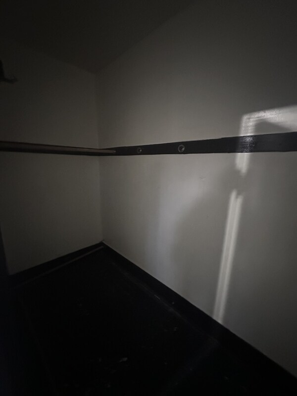 Building Photo - 9415 Edmunds Ave