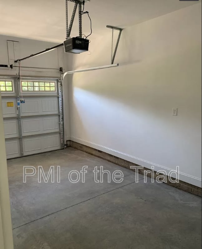 Building Photo - 868 Silver Leaf Dr