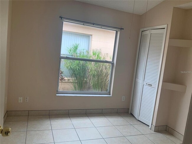 Building Photo - 1705 Chatham Cir