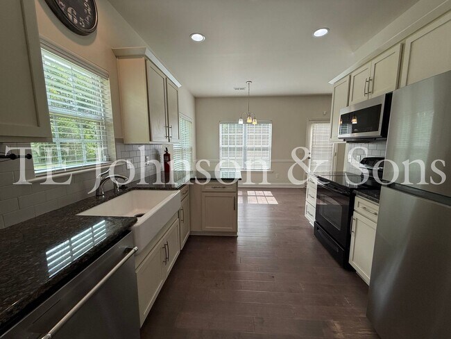 Building Photo - 2925 Grassy Knoll Cir