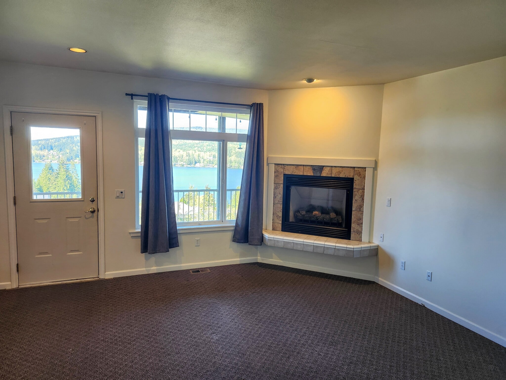 Building Photo - 4927 Coronado Ln