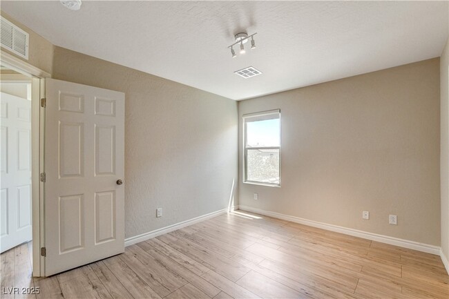 Building Photo - 8983 Melridge Rd