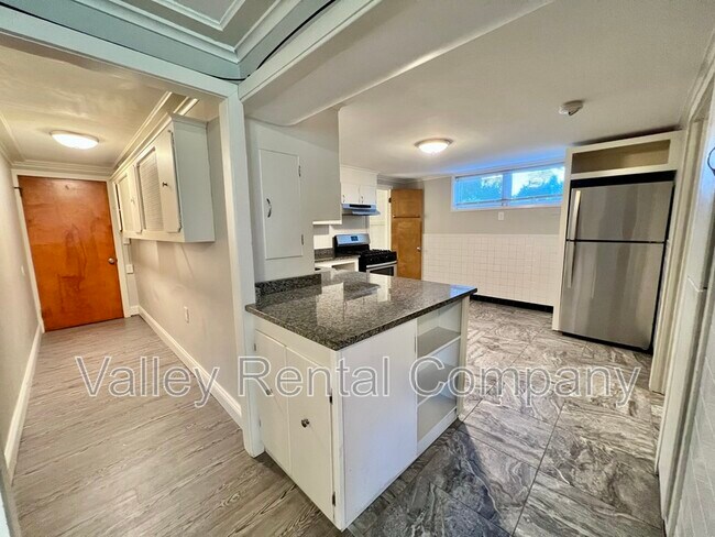 Building Photo - 72 Lyman St