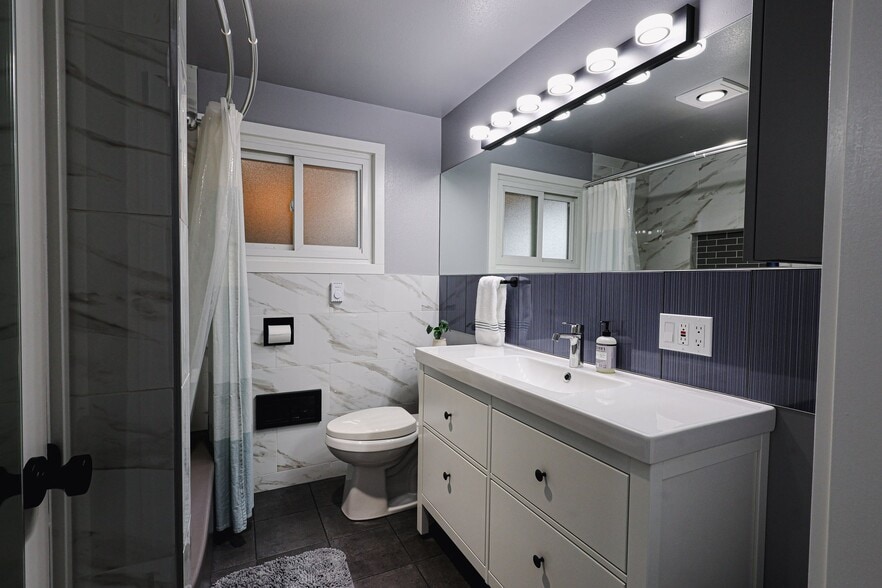 Building Photo - 18912 46th Ave S