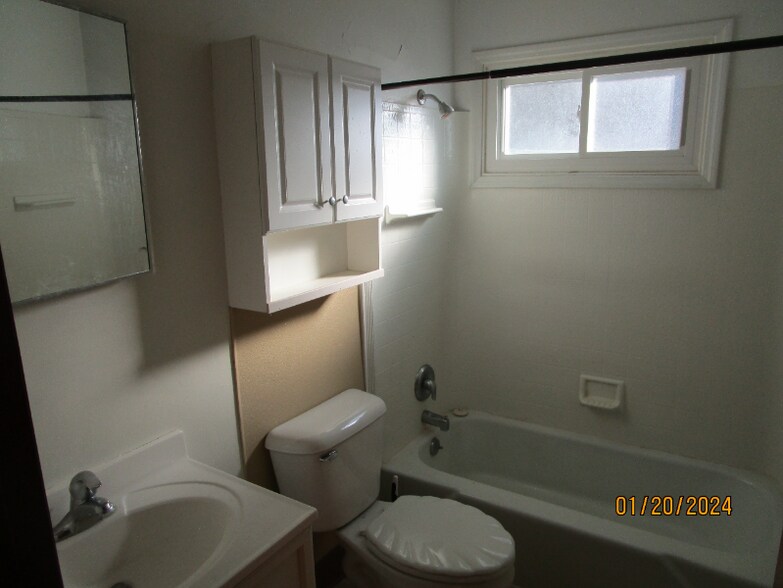 Building Photo - 744 N Webb Ave