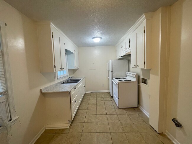 Building Photo - Must see ,This 3-bedroom, 1-bath home in Rock Hill South Carolina,