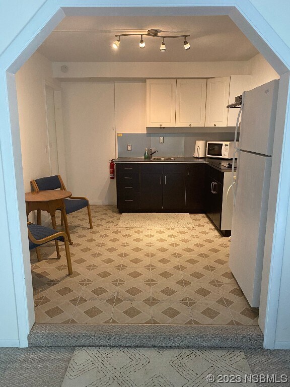 Building Photo - 832 E 21st Ave