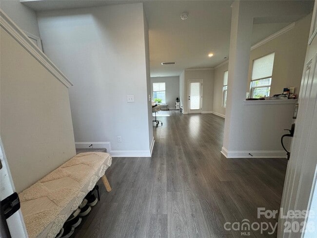 Building Photo - 335 Ladybird Ln