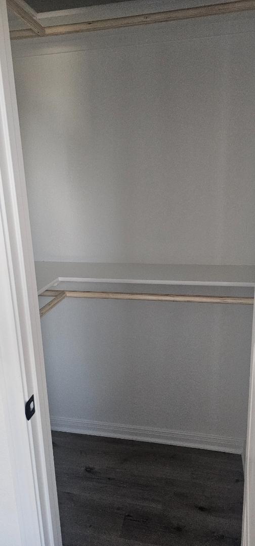 Building Photo - 211 E Lyndale Dr