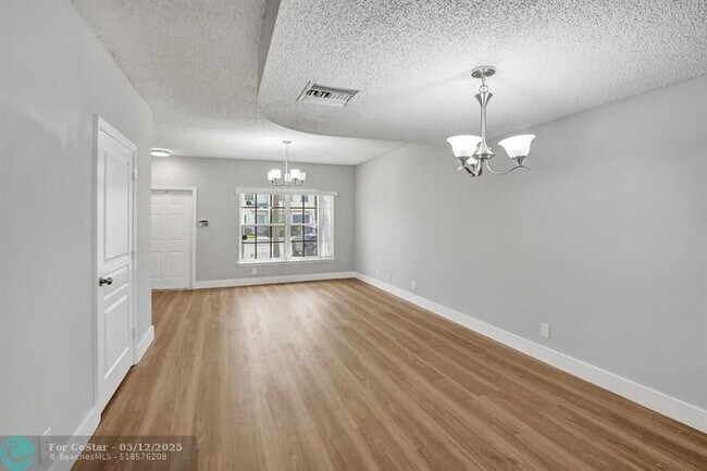 Building Photo - 4903 SW 31st Terrace