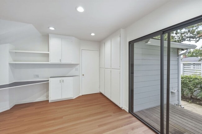 Building Photo - Upgraded 4 Bed, 2 Bath Home on Charming Tree Lined Street in Desirable Crescent Park
