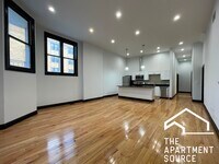 Building Photo - 2842 W Augusta Blvd