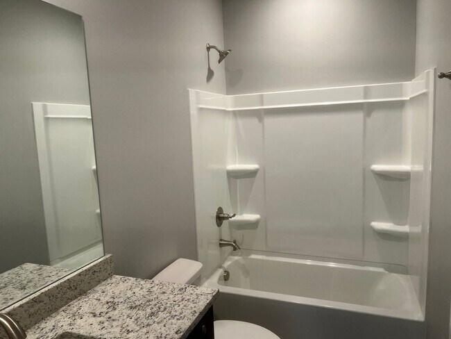 Building Photo - New 3 Bed 3 Bath Home