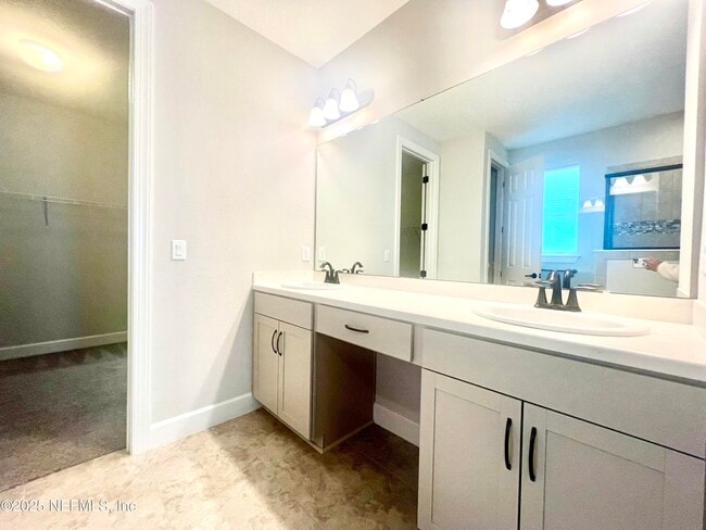 Building Photo - 242 Orchard Ln