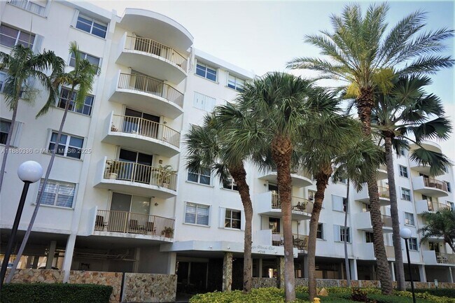 Building Photo - 210 Seaview Dr
