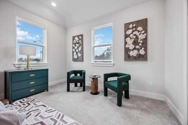 Building Photo - 303 Charlock St