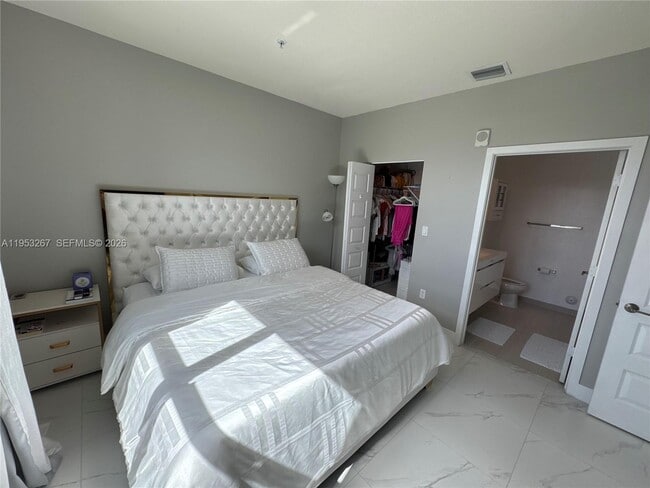 Building Photo - 7809 NW 104th Ave