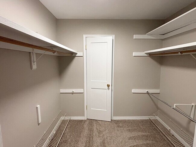 Building Photo - 926 Holbrook Cir