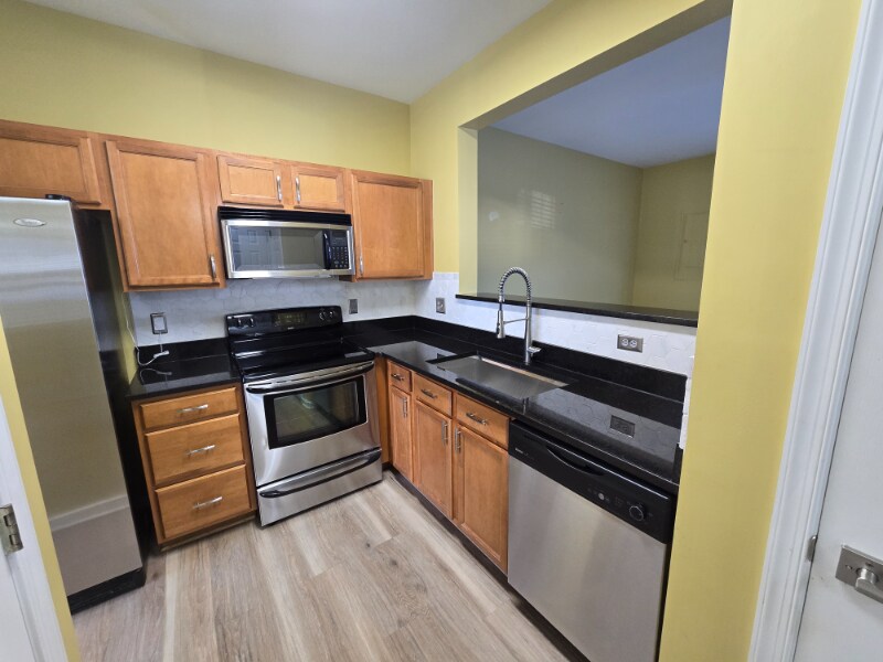 Building Photo - 4612 Milfax Rd