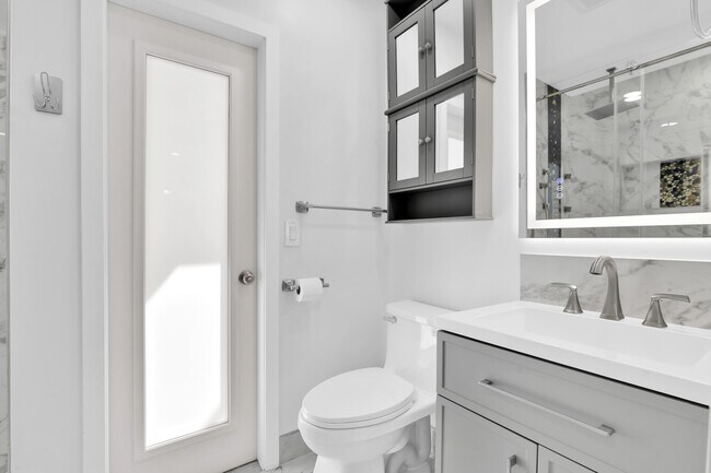 Building Photo - 798 E Boca Raton Rd