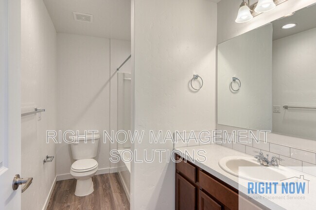 Building Photo - 5505 E Bollo St