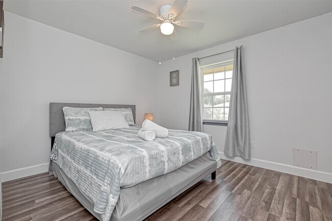 Building Photo - 11618 Corona Ln